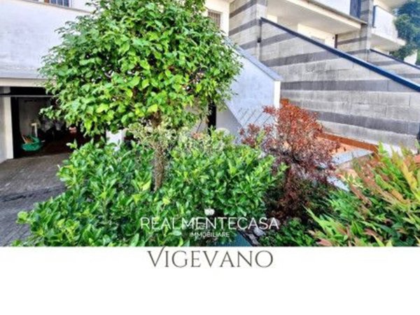 casa indipendente in vendita a Vigevano