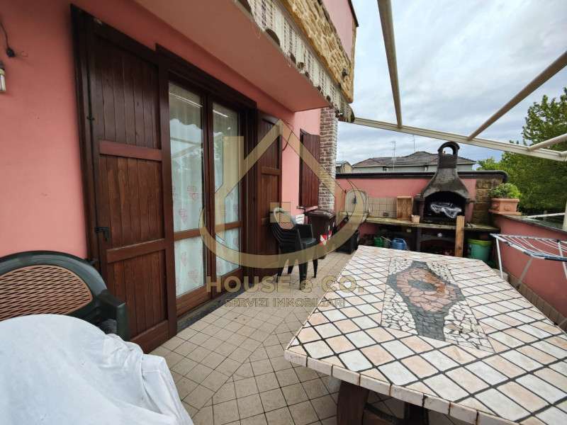 casa indipendente in vendita a Vigevano