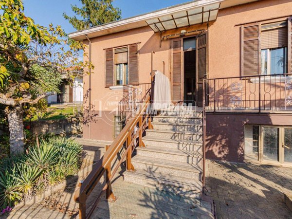 casa indipendente in vendita a Vigevano