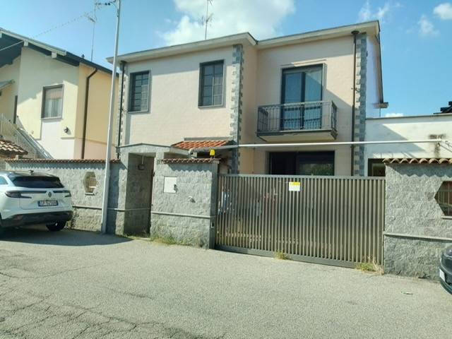 casa indipendente in vendita a Vigevano