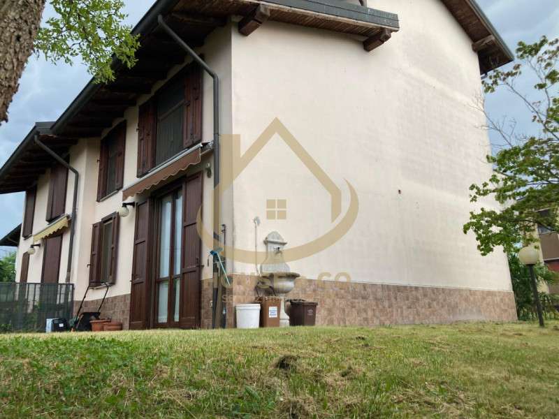 casa indipendente in vendita a Vigevano