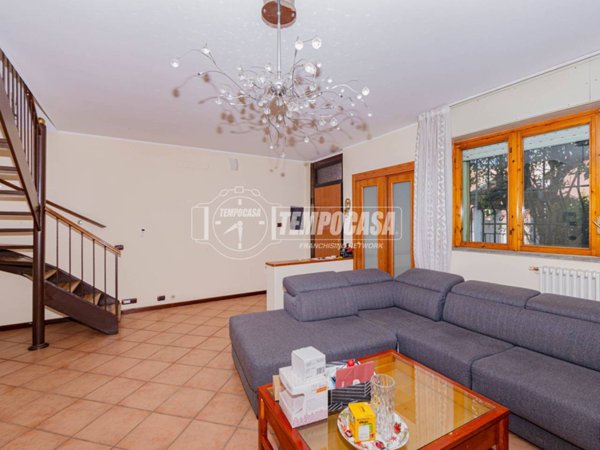 casa indipendente in vendita a Vigevano