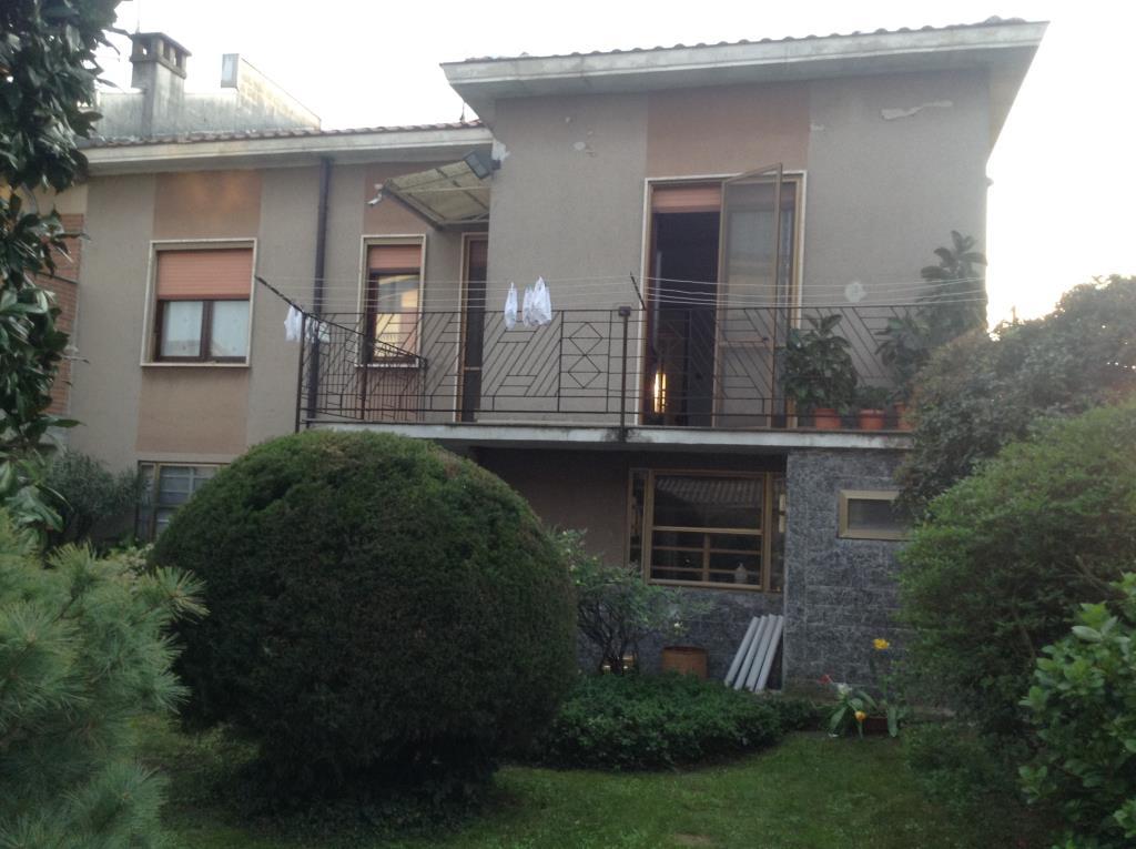 casa indipendente in vendita a Vigevano