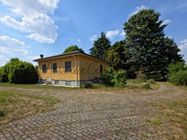 casa indipendente in vendita a Vigevano