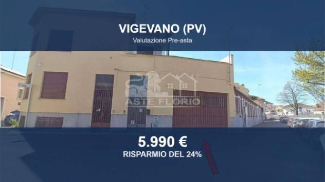 locale commerciale in vendita a Vigevano