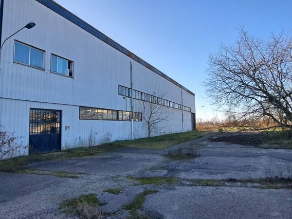 locale commerciale in vendita a Villanova d'Ardenghi