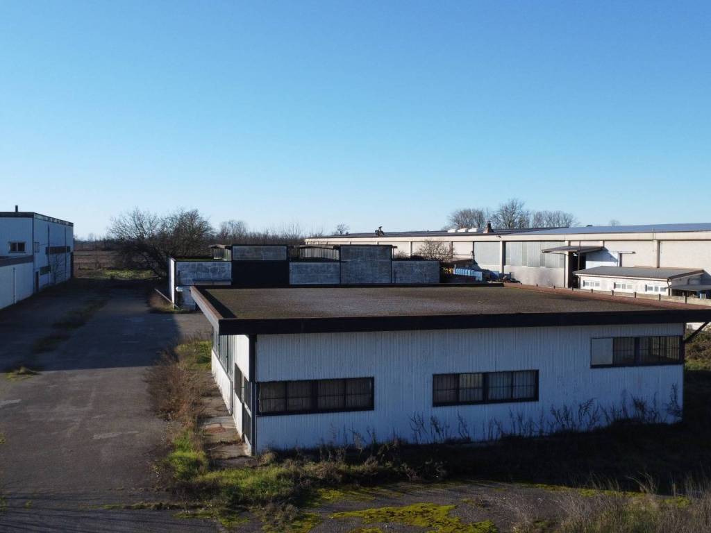 locale commerciale in vendita a Villanova d'Ardenghi