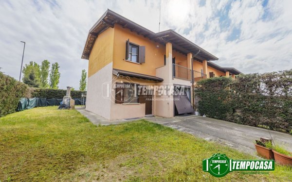 casa indipendente in vendita a Villanova d'Ardenghi