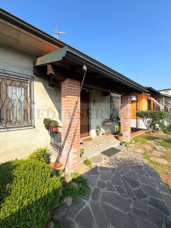 casa indipendente in vendita a Villanova d'Ardenghi