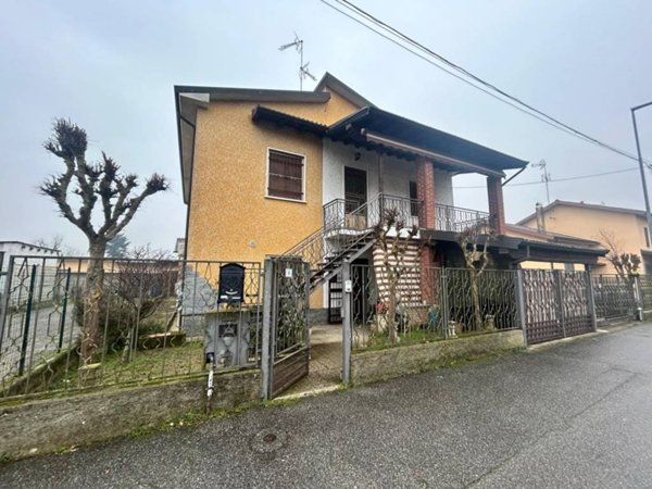 casa indipendente in vendita a Villanova d'Ardenghi