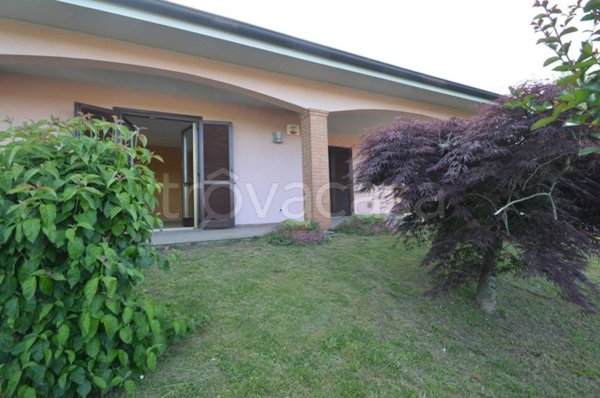 casa indipendente in vendita a Villanova d'Ardenghi