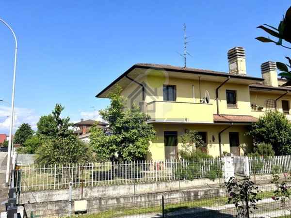 casa indipendente in vendita a Villanterio