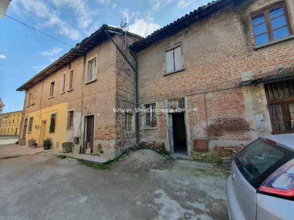 esavano in vendita a Villanterio