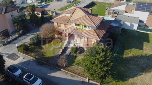 casa indipendente in vendita a Villanterio