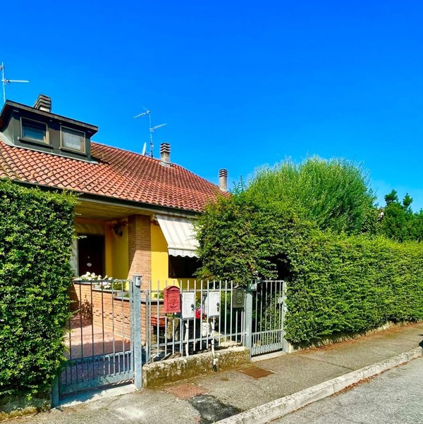 casa indipendente in vendita a Villanterio