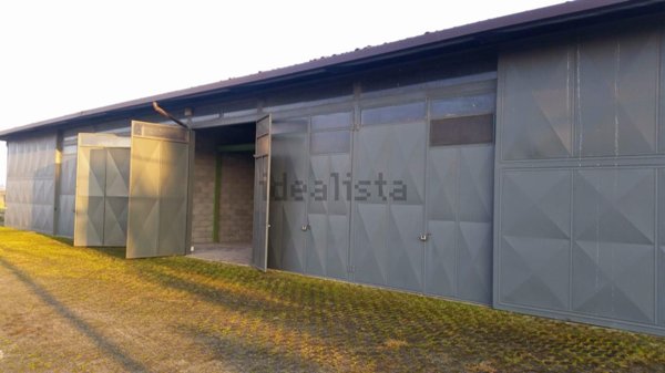 locale di sgombero in vendita a Villanterio