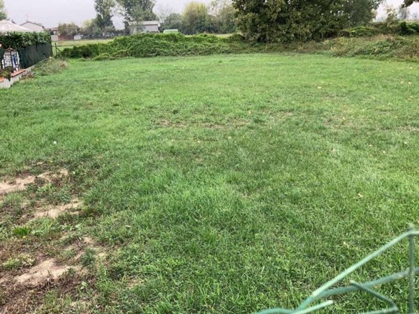 terreno agricolo in vendita a Villanterio in zona Bolognola