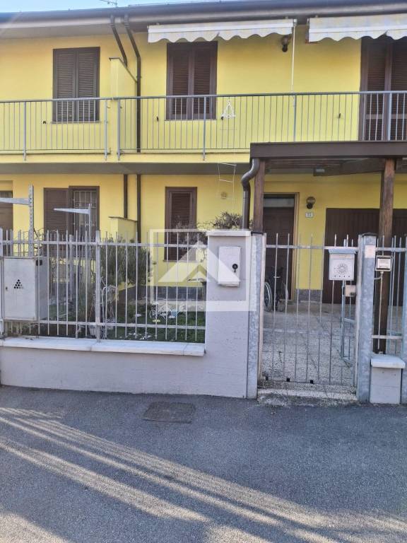 casa indipendente in vendita a Vistarino