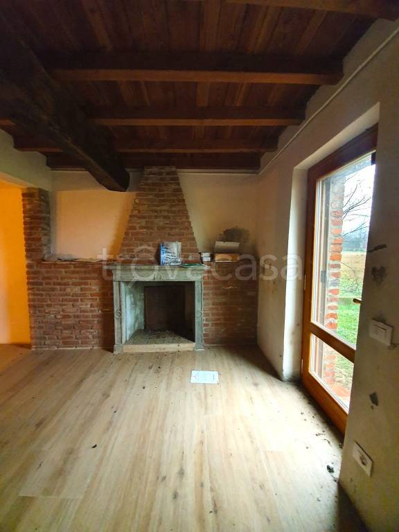 casa indipendente in vendita a Vistarino in zona Buttirago