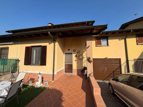 casa indipendente in vendita a Vistarino