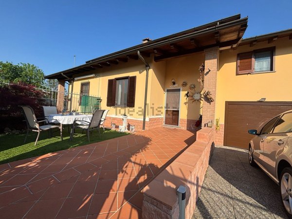 casa indipendente in vendita a Vistarino