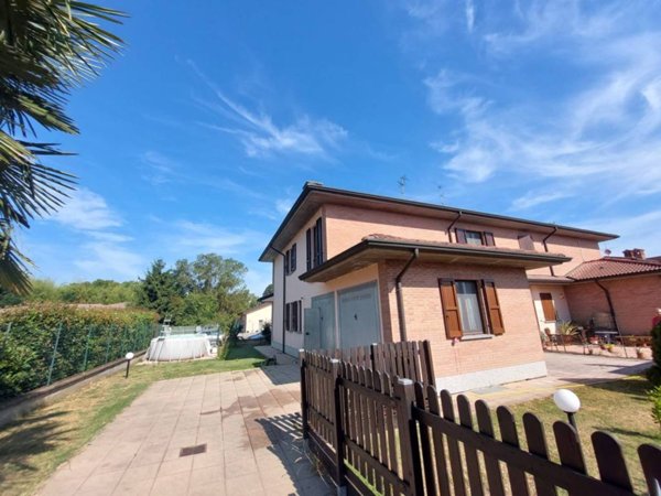 casa indipendente in vendita a Vistarino