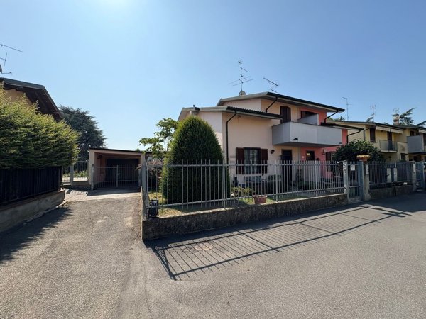 casa indipendente in vendita a Vistarino