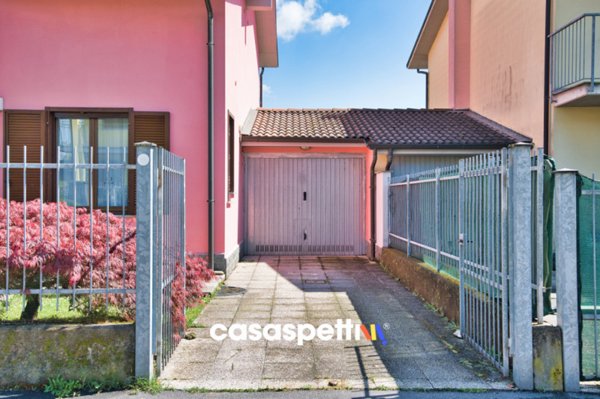 casa indipendente in vendita a Vistarino
