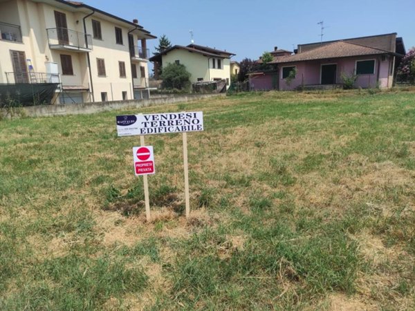 terreno edificabile in vendita a Vistarino
