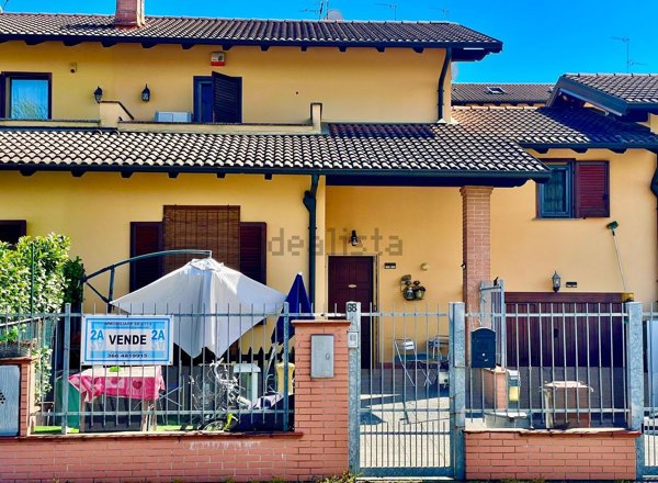 casa indipendente in vendita a Vistarino