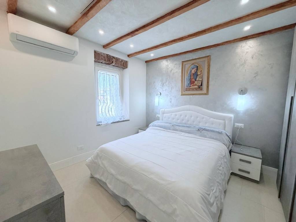 casa indipendente in vendita a Vistarino in zona Vivente