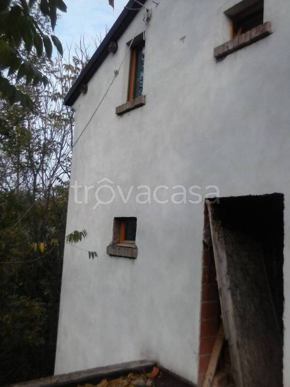 casa indipendente in vendita a Voghera