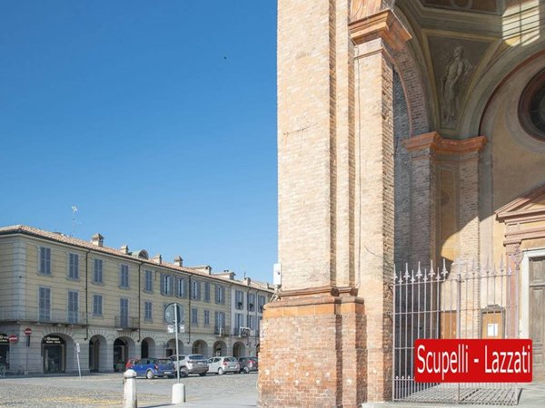 negozio in vendita a Voghera