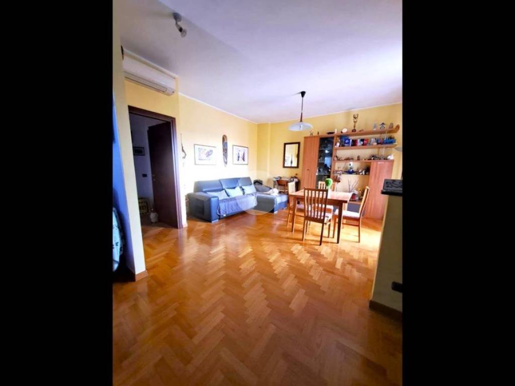 appartamento in vendita a Voghera in zona Medassino