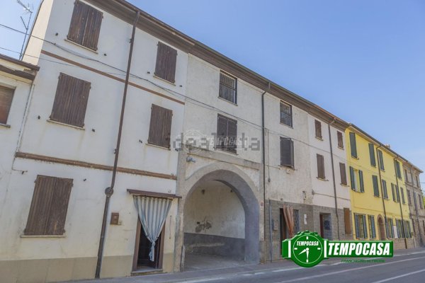 appartamento in vendita a Voghera in zona Oriolo