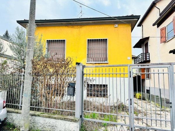 casa indipendente in vendita a Voghera in zona Campoferro