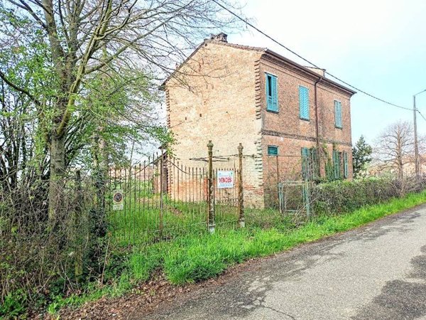 casa indipendente in vendita a Voghera