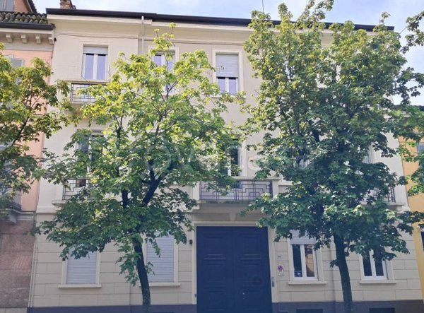casa indipendente in vendita a Voghera