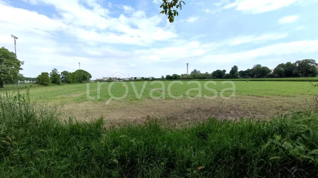 terreno agricolo in vendita a Voghera in zona Medassino