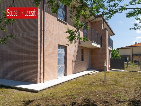 casa indipendente in vendita a Voghera