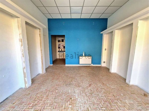 negozio in vendita a Voghera in zona Medassino