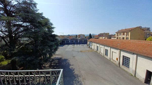 casa indipendente in vendita a Voghera