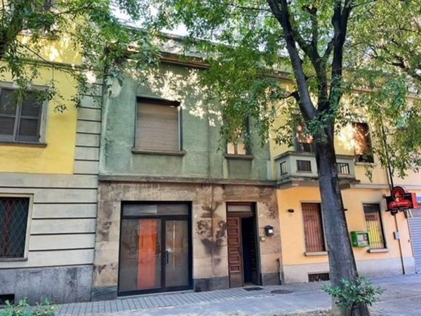 casa indipendente in vendita a Voghera