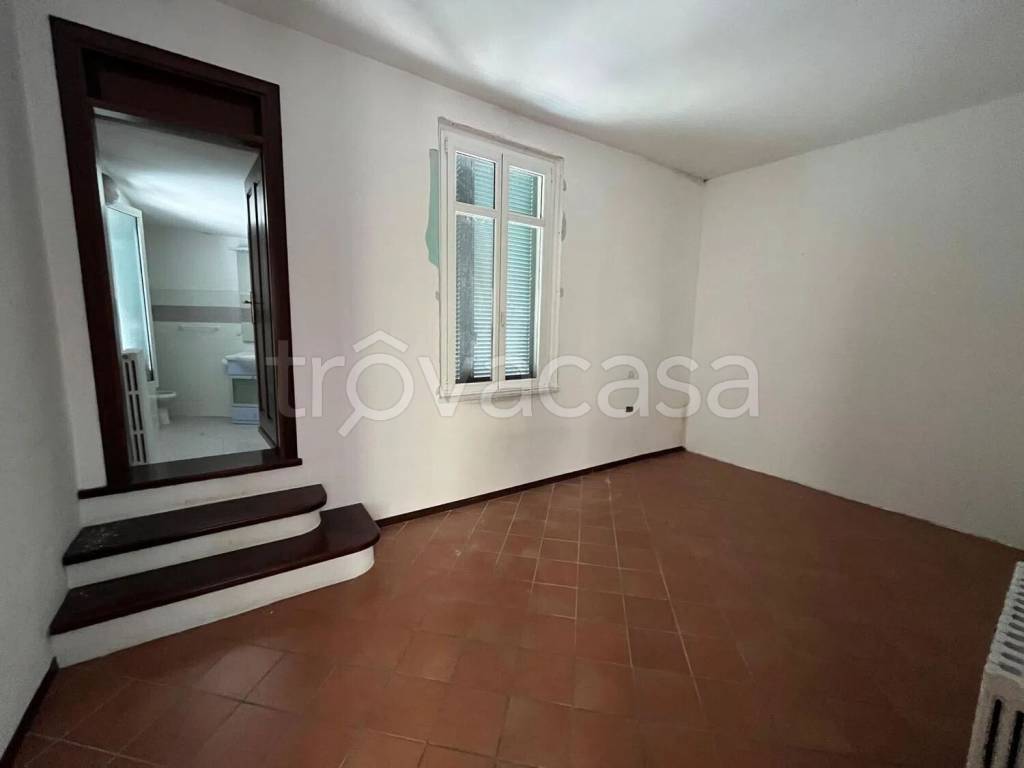 casa indipendente in vendita a Voghera