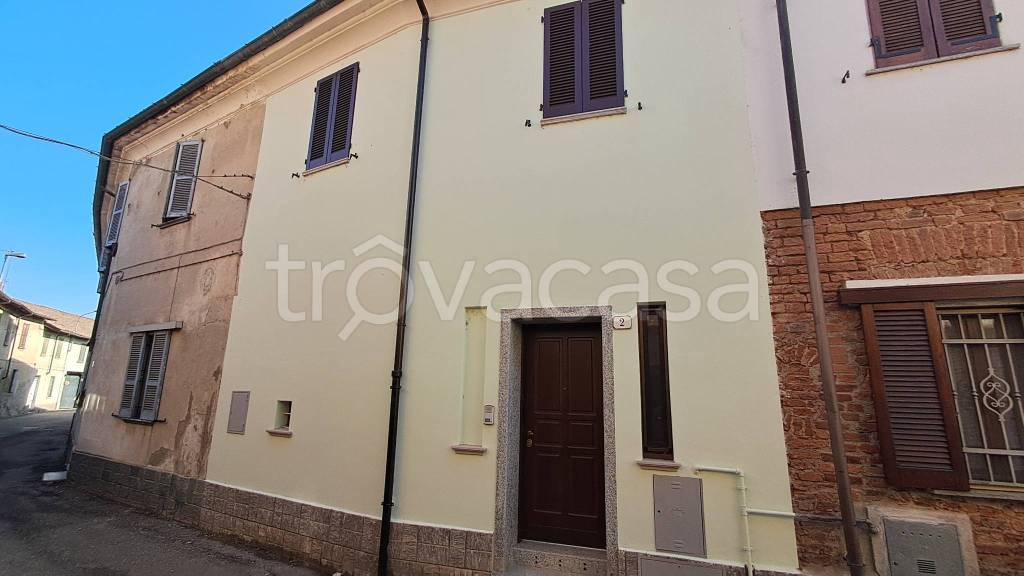 casa indipendente in vendita a Voghera