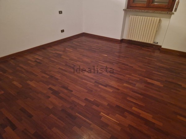 casa indipendente in vendita a Voghera