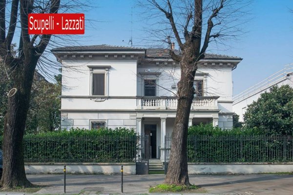 casa indipendente in vendita a Voghera