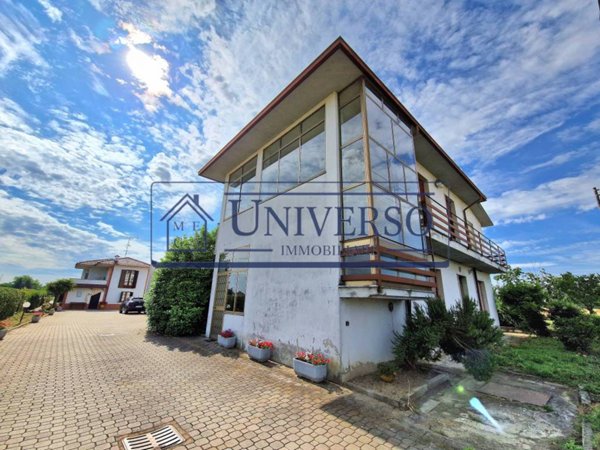 casa indipendente in vendita a Voghera