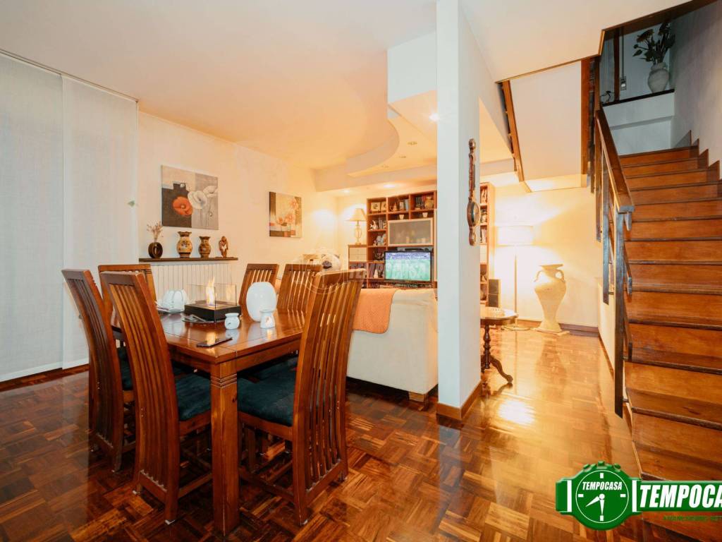 casa indipendente in vendita a Voghera