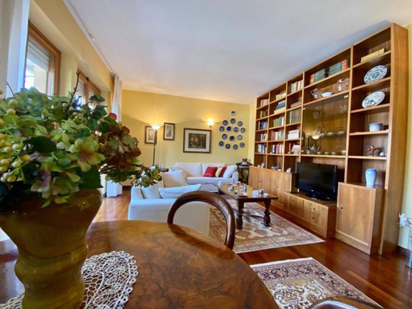 casa indipendente in vendita a Voghera